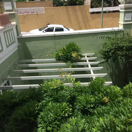 Leonor Apartment