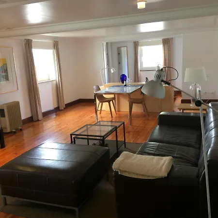 Leonor Apartment *