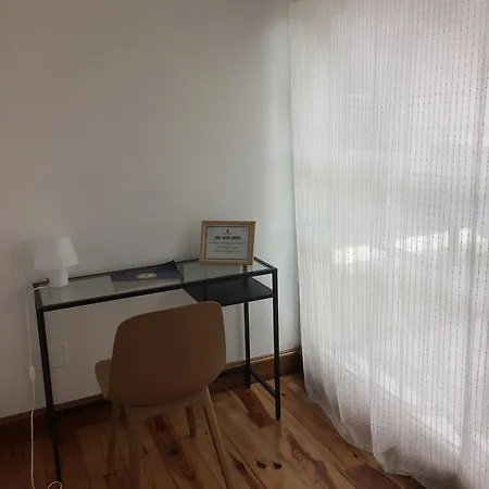 Leonor Apartment *